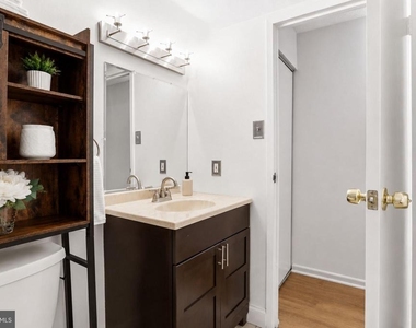 200 N Pickett Street - Photo Thumbnail 7