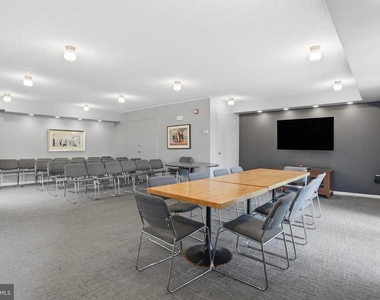 200 N Pickett Street - Photo Thumbnail 33