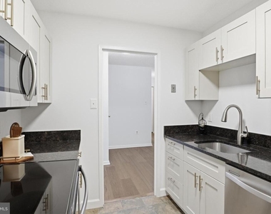 200 N Pickett Street - Photo Thumbnail 16