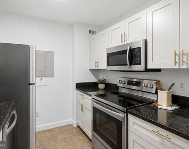 200 N Pickett Street - Photo Thumbnail 4