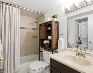 200 N Pickett Street - Photo Thumbnail 3