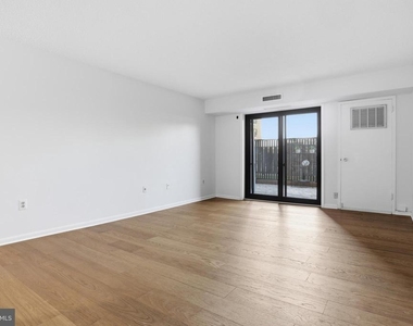 200 N Pickett Street - Photo Thumbnail 11