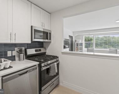 100 W Taylor Run Parkway W - Photo Thumbnail 3