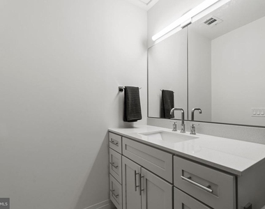 100 W Taylor Run Parkway W - Photo Thumbnail 9