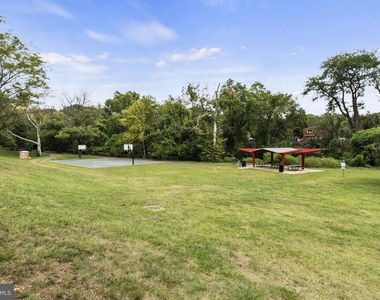 100 W Taylor Run Parkway W - Photo Thumbnail 16