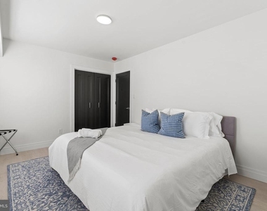 100 W Taylor Run Parkway W - Photo Thumbnail 7