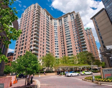 851 N Glebe Road N - Photo Thumbnail 1