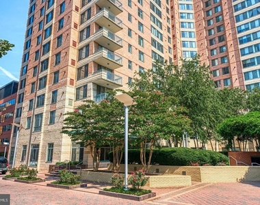 851 N Glebe Road N - Photo Thumbnail 2