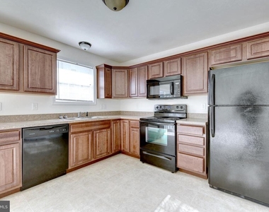 24 Mustang Dr - Photo Thumbnail 5
