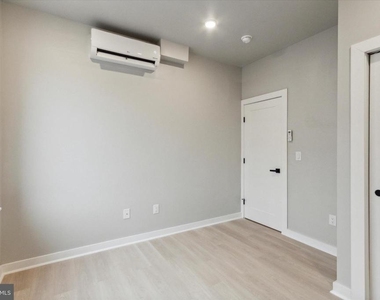 316 S 52nd Street - Photo Thumbnail 4