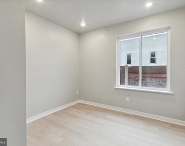 316 S 52nd Street - Photo Thumbnail 3