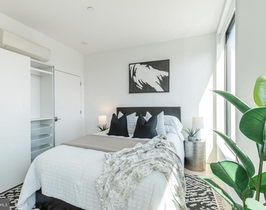 1131 N Front Street - Photo Thumbnail 13