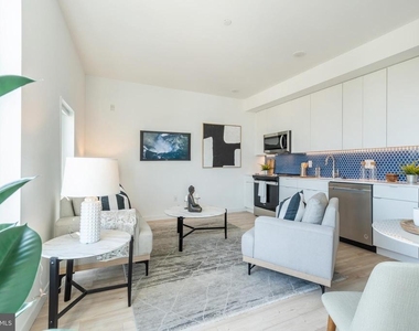 1131 N Front Street - Photo Thumbnail 5