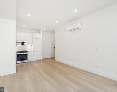 2406 Frankford Avenue - Photo Thumbnail 2