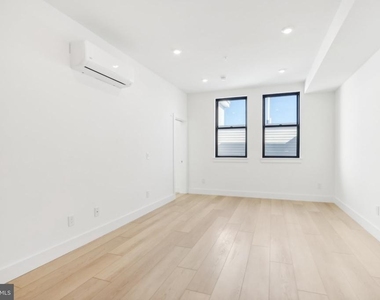 2406 Frankford Avenue - Photo Thumbnail 4
