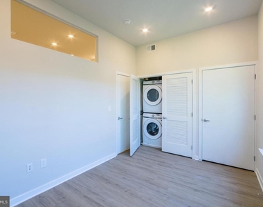 1330 S Patton Street - Photo Thumbnail 7