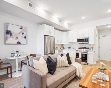 1330 S Patton Street - Photo Thumbnail 3