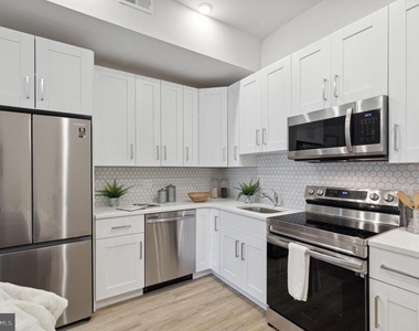 1330 S Patton Street - Photo Thumbnail 4