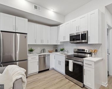1330 S Patton Street - Photo Thumbnail 11