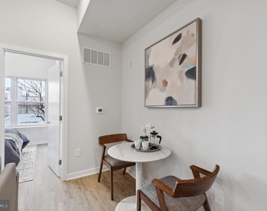 1330 S Patton Street - Photo Thumbnail 6