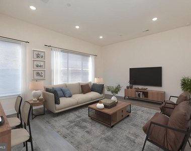 962 N 8th Street - Photo Thumbnail 4
