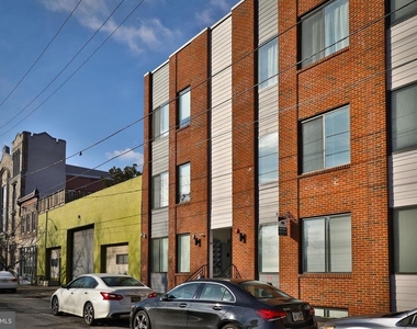 962 N 8th Street - Photo Thumbnail 2