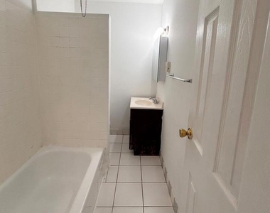 2524 Bonaffon Street - Photo Thumbnail 9
