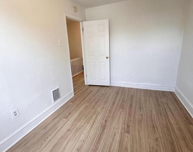 2524 Bonaffon Street - Photo Thumbnail 8
