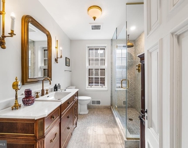 2308-10 Spruce Street - Photo Thumbnail 24