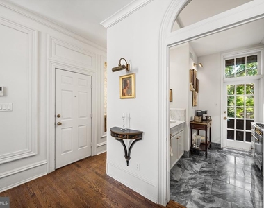 2308-10 Spruce Street - Photo Thumbnail 12