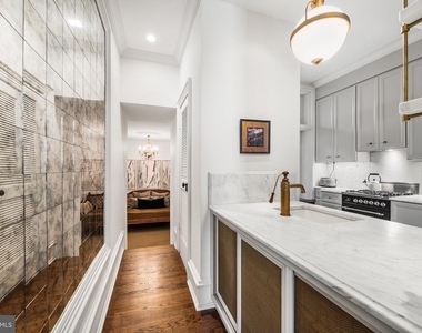 2308-10 Spruce Street - Photo Thumbnail 20