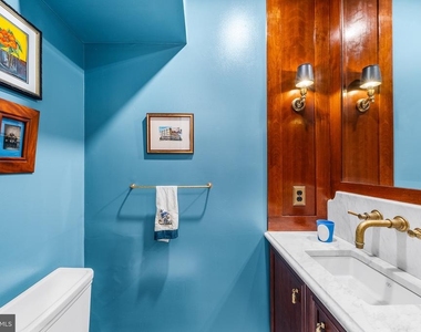 2308-10 Spruce Street - Photo Thumbnail 21
