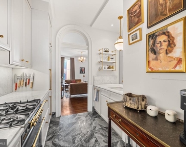 2308-10 Spruce Street - Photo Thumbnail 15