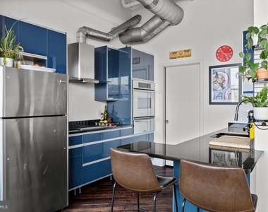 2200 Arch Street - Photo Thumbnail 5