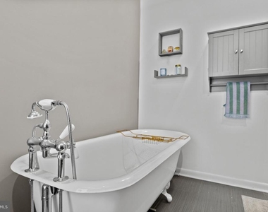 2200 Arch Street - Photo Thumbnail 16