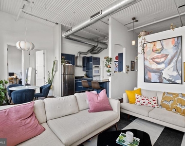 2200 Arch Street - Photo Thumbnail 4