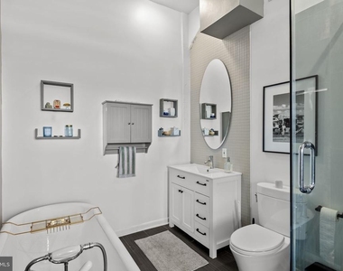 2200 Arch Street - Photo Thumbnail 14