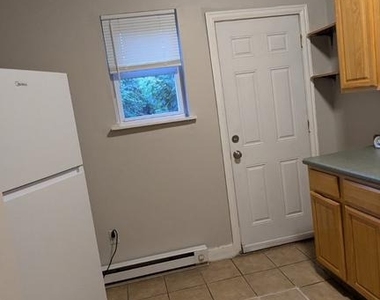 412 E Walnut Lane - Photo Thumbnail 1