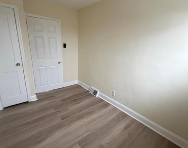 6023 Horrocks Street - Photo Thumbnail 15