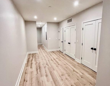 315 W Berks Street - Photo Thumbnail 7