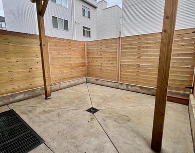 315 W Berks Street - Photo Thumbnail 15