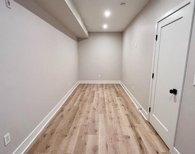 315 W Berks Street - Photo Thumbnail 9