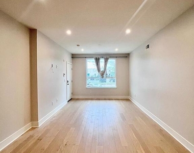 315 W Berks Street - Photo Thumbnail 1