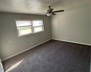 3212 Tallywood Drive - Photo Thumbnail 8