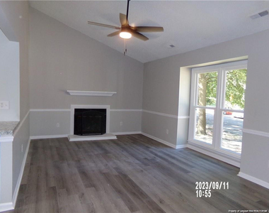 122 Girard Avenue - Photo Thumbnail 4