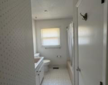 338 Summer Hill Road - Photo Thumbnail 8