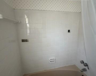 338 Summer Hill Road - Photo Thumbnail 10