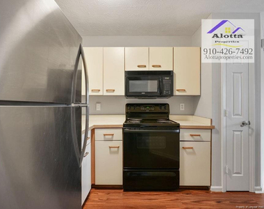 6804-2 Willowbrook Drive - Photo Thumbnail 4