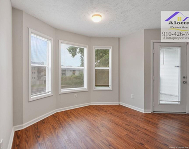 6804-2 Willowbrook Drive - Photo Thumbnail 7