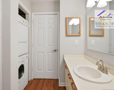 6804-2 Willowbrook Drive - Photo Thumbnail 12